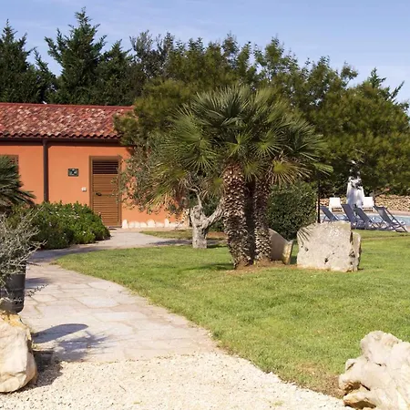 House And Apts In 27113 Apartamento *